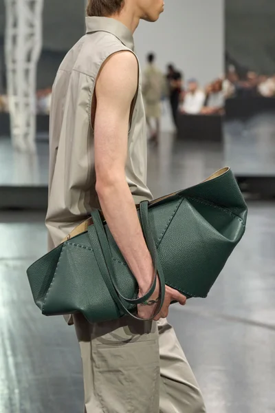 Look 30